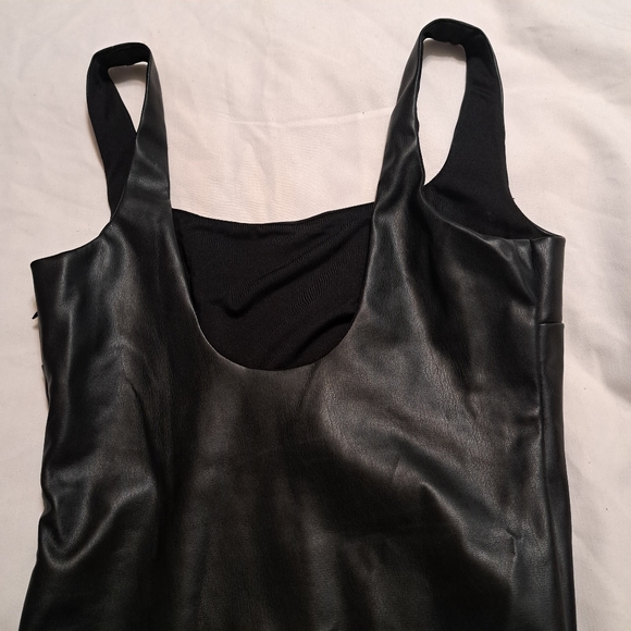 Faux Leather Bodysuit Size M - Picture 6 of 15